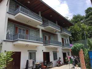 thumbnail: Front of property
