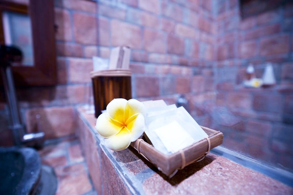 Bathroom amenities