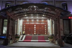 thumbnail: Property entrance