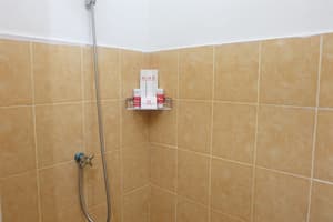 thumbnail: Bathroom shower