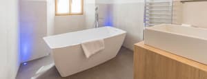 thumbnail: Deep soaking bathtub