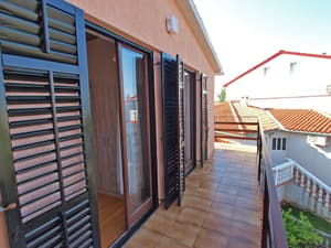 thumbnail: Exterior