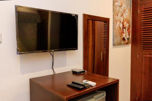 827472244.jpg