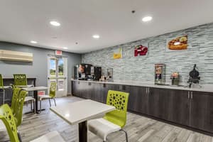 thumbnail: Breakfast area