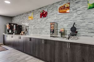 thumbnail: Breakfast area