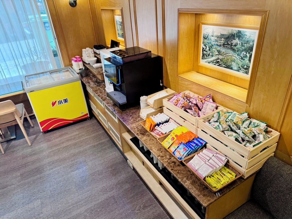 Snack bar