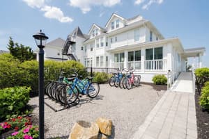 thumbnail: Exterior