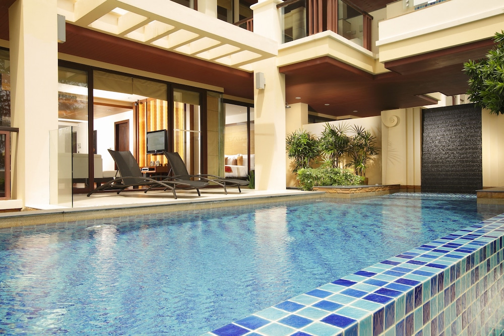 Private pool