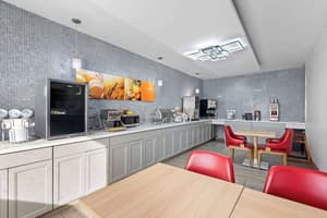 thumbnail: Breakfast area
