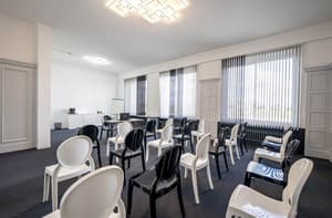 thumbnail: Business center