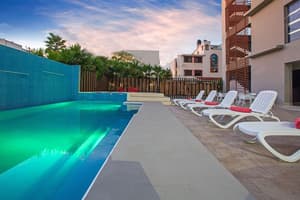 thumbnail: Pool