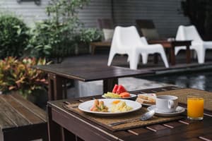 thumbnail: Breakfast area
