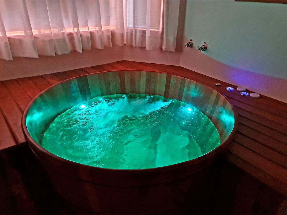 Private spa tub