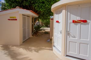 thumbnail: Property grounds