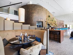 thumbnail: Restaurant