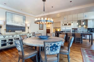 thumbnail: In-room dining