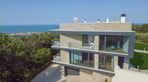 thumbnail: Exterior