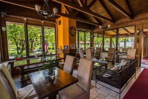 thumbnail: Breakfast area