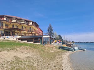 thumbnail: Exterior