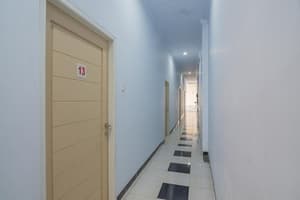 thumbnail: Hallway