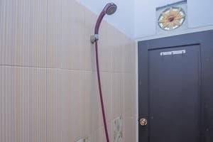 thumbnail: Bathroom shower