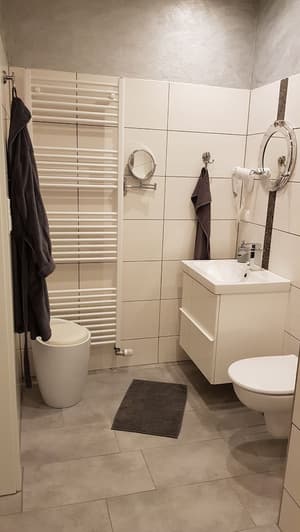 thumbnail: Bathroom