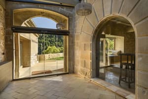 thumbnail: Interior entrance