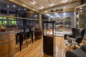 thumbnail: Restaurant
