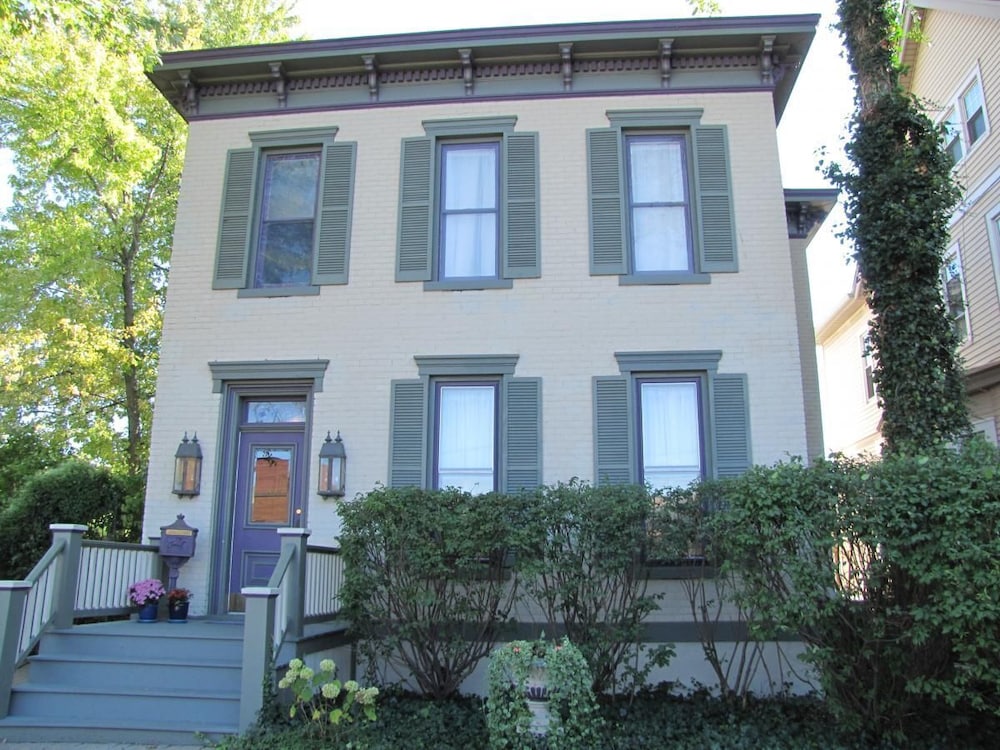 Primary image