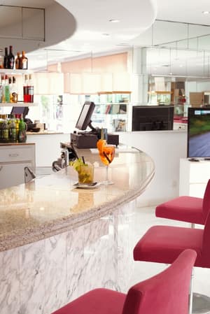 thumbnail: Bar (on property)