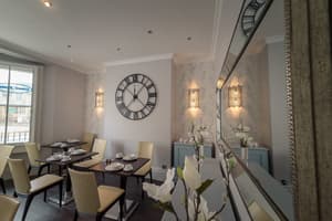 thumbnail: Restaurant