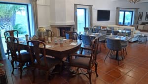 thumbnail: Breakfast area