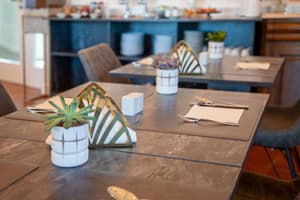thumbnail: Breakfast area