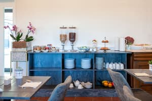 thumbnail: Breakfast area