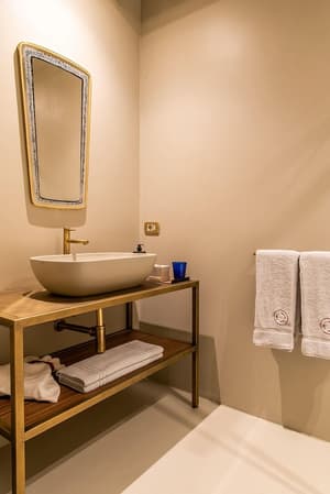 thumbnail: Bathroom sink