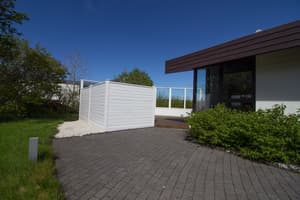 thumbnail: Exterior