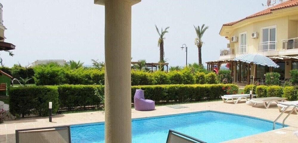 Private pool