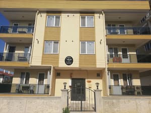 thumbnail: Front of property