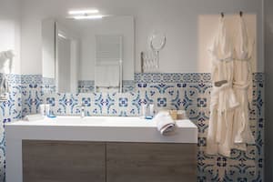thumbnail: Bathroom sink