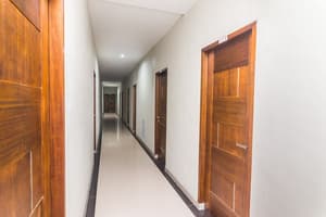 thumbnail: Hallway