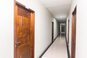 thumbnail: Hallway