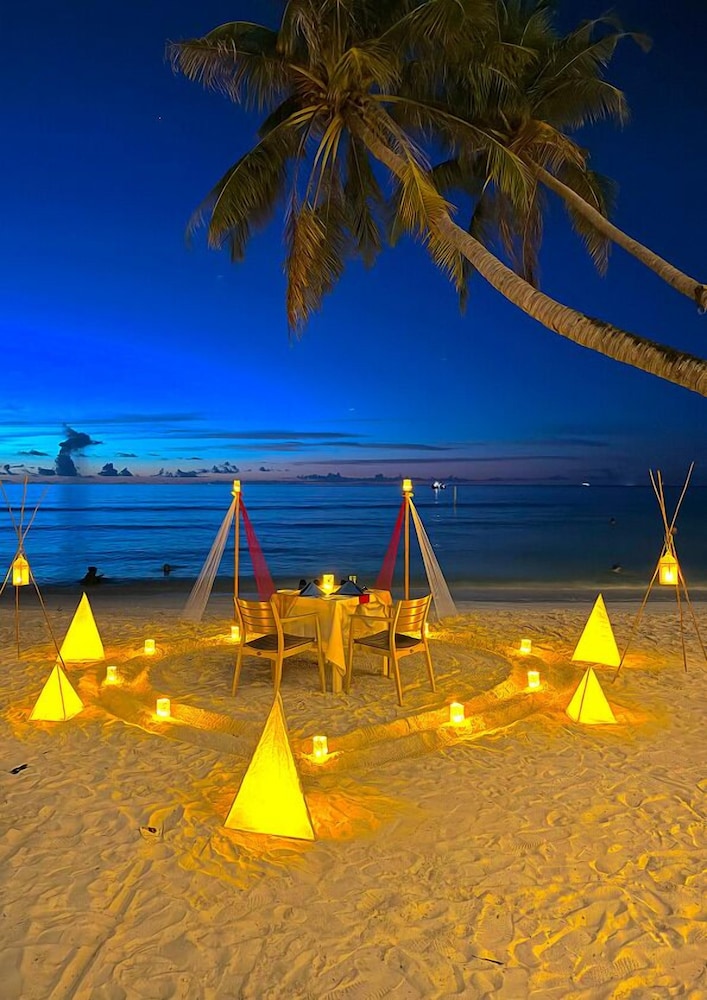 Couples dining