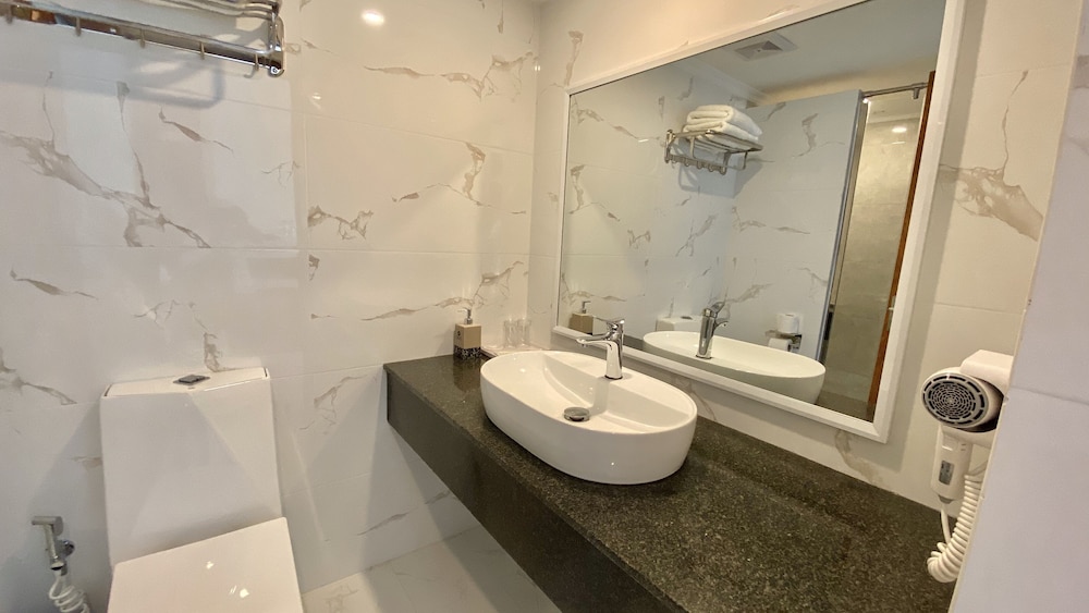 Bathroom sink