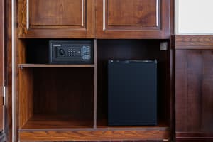 thumbnail: Minibar