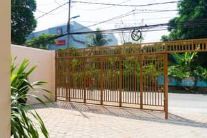 thumbnail: Exterior