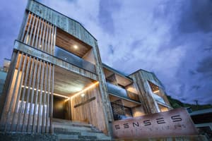 thumbnail: Exterior