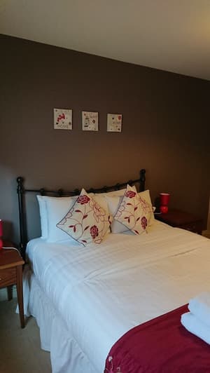 thumbnail: In-room dining