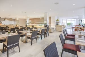 thumbnail: Breakfast area