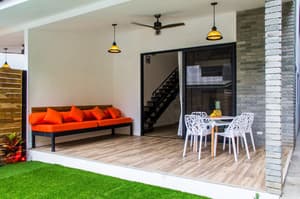 thumbnail: Interior detail