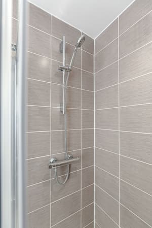 thumbnail: Bathroom shower
